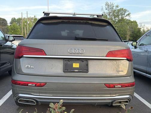 Chronos Gray Metallic 2023 Audi Q5 45 S line quattro Premium