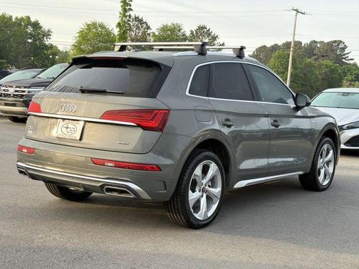 Chronos Gray Metallic 2023 Audi Q5 45 S line quattro Premium