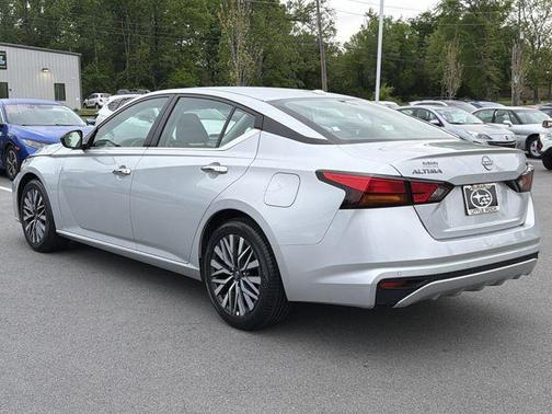 Brilliant Silver Metallic 2024 Nissan Altima 2.5 SV