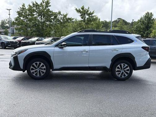 Crystal White Pearl 2025 Subaru Outback Premium