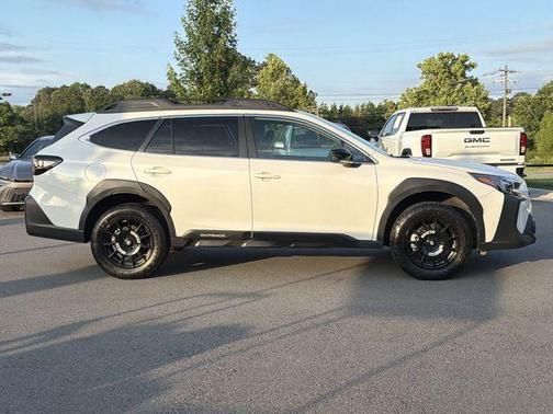 Crystal White Pearl 2023 Subaru Outback Limited