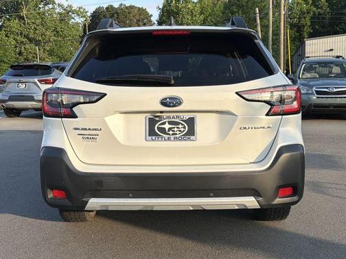 Crystal White Pearl 2023 Subaru Outback Limited