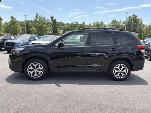 Crystal Black Silica 2021 Subaru Forester Premium