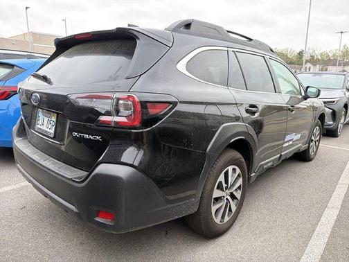Crystal Black Silica 2025 Subaru Outback Premium