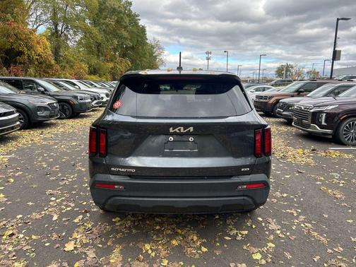 2023 Kia Sorento LX