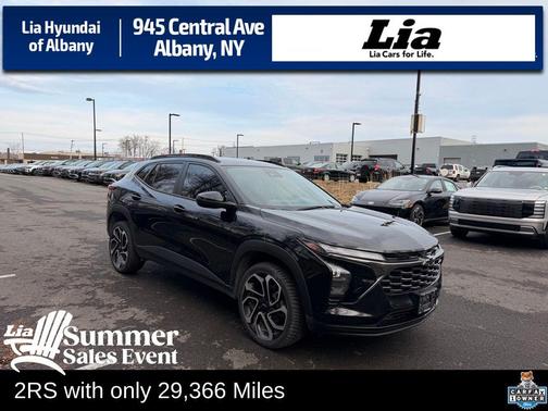 Mosaic Black Metallic 2025 Chevrolet Trax FWD 2RS