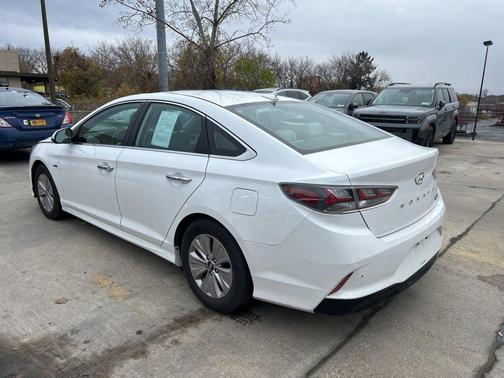 2019 Hyundai SONATA Hybrid SE