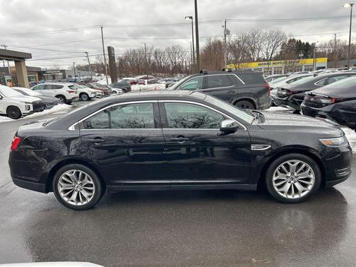 2019 Ford Taurus Limited