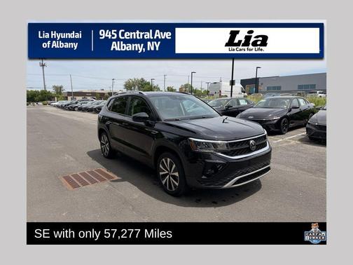 Deep Black Pearl 2024 Volkswagen Taos 1.5T SE