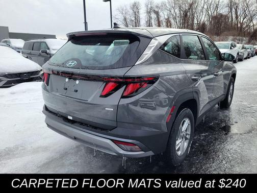 2026 Hyundai TUCSON SE