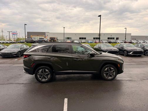 Rockwood Green 2025 Hyundai TUCSON SEL