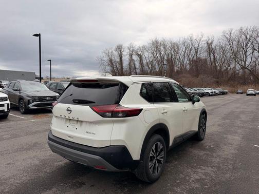 2021 Nissan Rogue SV