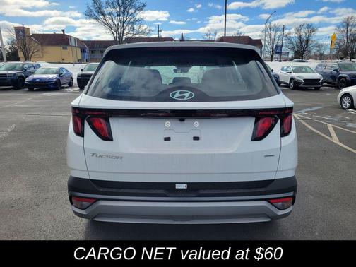 2026 Hyundai TUCSON SE