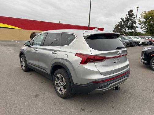 2022 Hyundai SANTA FE SE