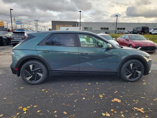 2026 Hyundai IONIQ 5 SE Standard Range