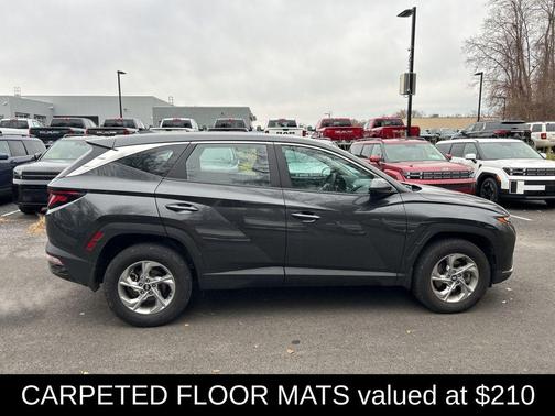 2023 Hyundai TUCSON SE