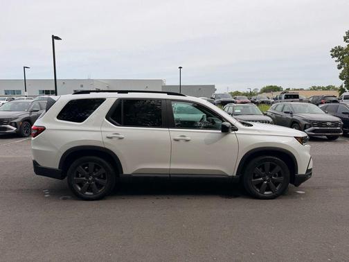 Platinum White Pearl 2023 Honda Pilot AWD Sport