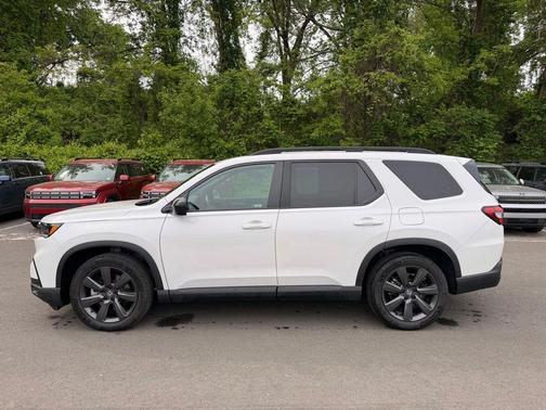 Platinum White Pearl 2023 Honda Pilot AWD Sport