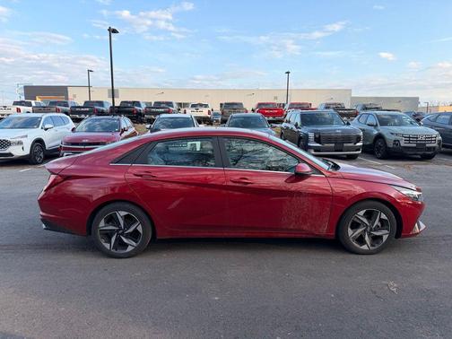 2023 Hyundai ELANTRA Limited