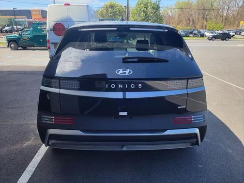 2025 Hyundai IONIQ 5 SE