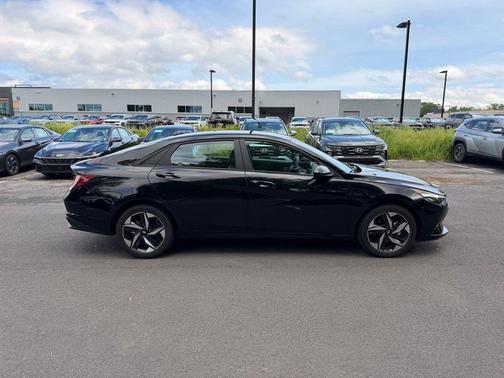 Onyx Black 2023 Hyundai ELANTRA SEL