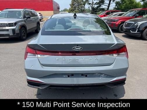 2022 Hyundai ELANTRA SEL
