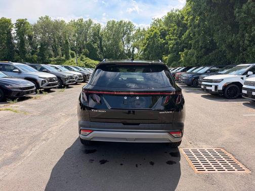 Ash Black 2025 Hyundai TUCSON Hybrid Limited
