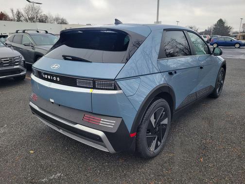 2026 Hyundai IONIQ 5 SE Standard Range