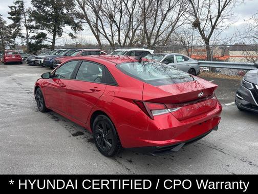 2022 Hyundai ELANTRA SEL