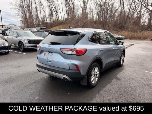 ICED BLUE SILVER METALLIC 2022 Ford Escape SE