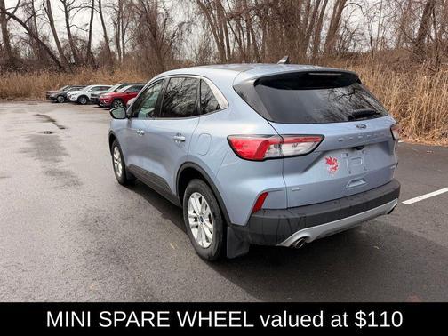 ICED BLUE SILVER METALLIC 2022 Ford Escape SE