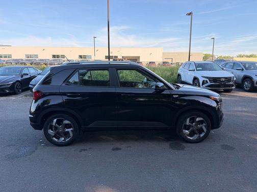 Onyx Black 2023 Hyundai VENUE SEL