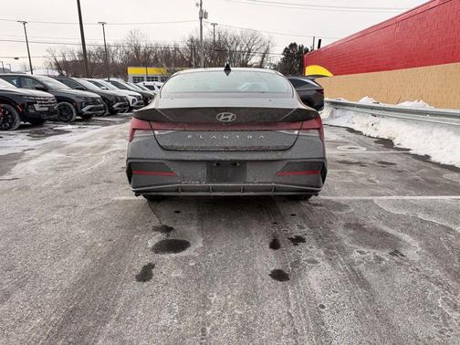 2024 Hyundai ELANTRA SEL