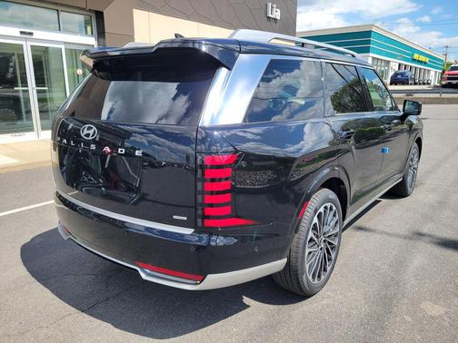 Abyss Black Pearl 2026 Hyundai Palisade Hybrid Calligraphy