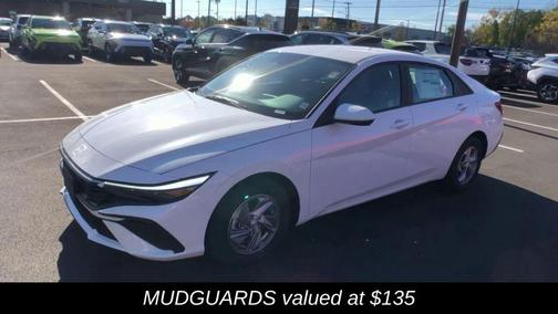 2025 Hyundai ELANTRA SE