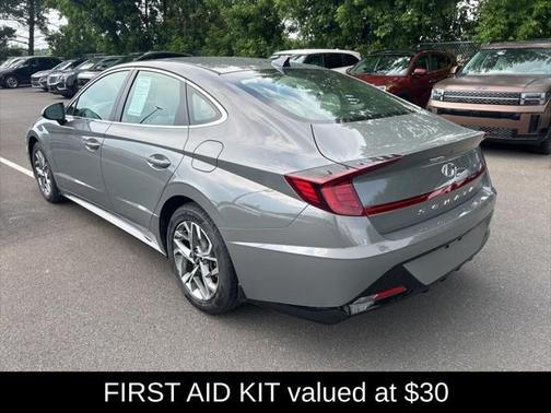 2022 Hyundai SONATA SEL