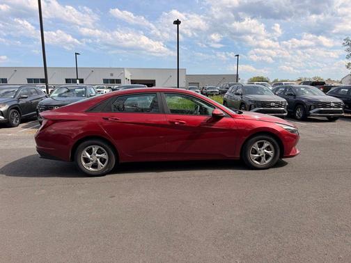 Ultimate Red 2023 Hyundai ELANTRA SE