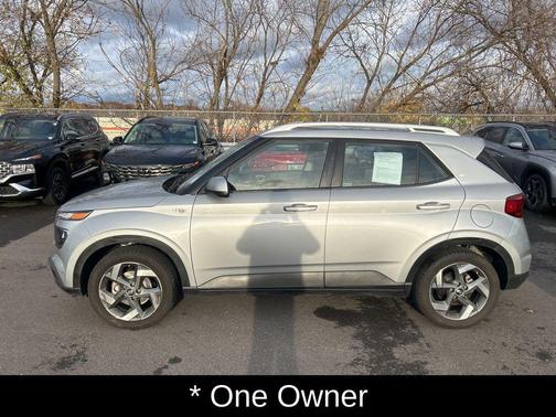 2022 Hyundai VENUE SEL