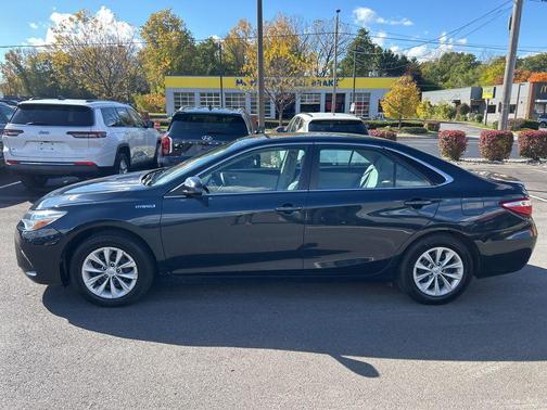 2017 Toyota Camry Hybrid LE