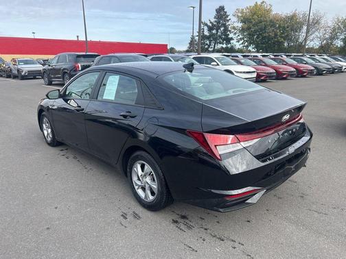 2021 Hyundai ELANTRA SE