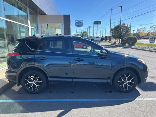 2018 Toyota RAV4 SE