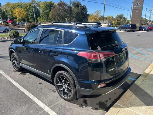 2018 Toyota RAV4 SE