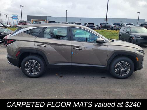 2026 Hyundai TUCSON Hybrid Blue SE