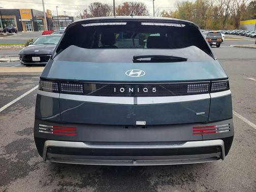 2026 Hyundai IONIQ 5 SE