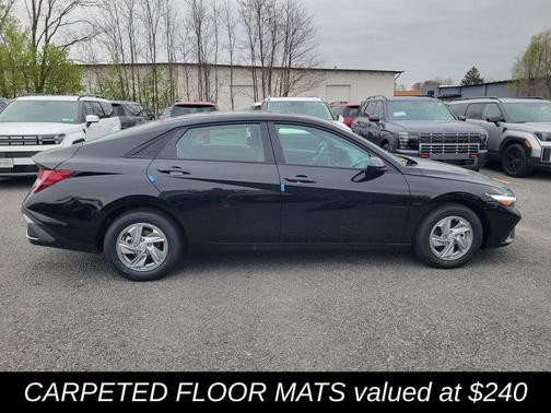 Abyss Black 2026 Hyundai ELANTRA SE