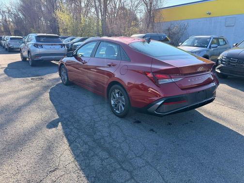 Ultimate Red 2024 Hyundai ELANTRA SEL