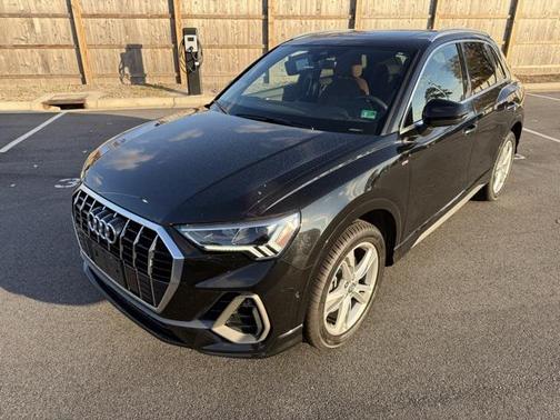 2020 Audi Q3 45 S line Prestige