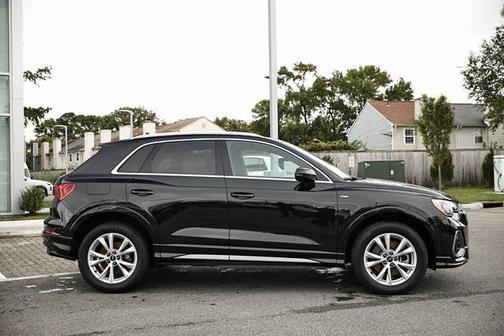 2022 Audi Q3 45 S line Premium