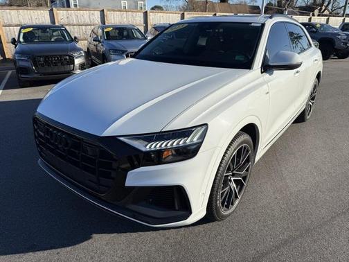 2023 Audi Q8 55 Premium Plus