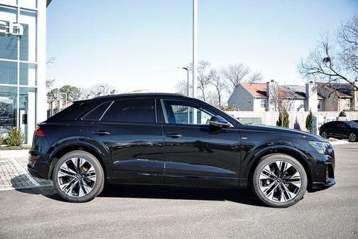 Mythos Black Metallic 2026 Audi Q8 55 Premium Plus